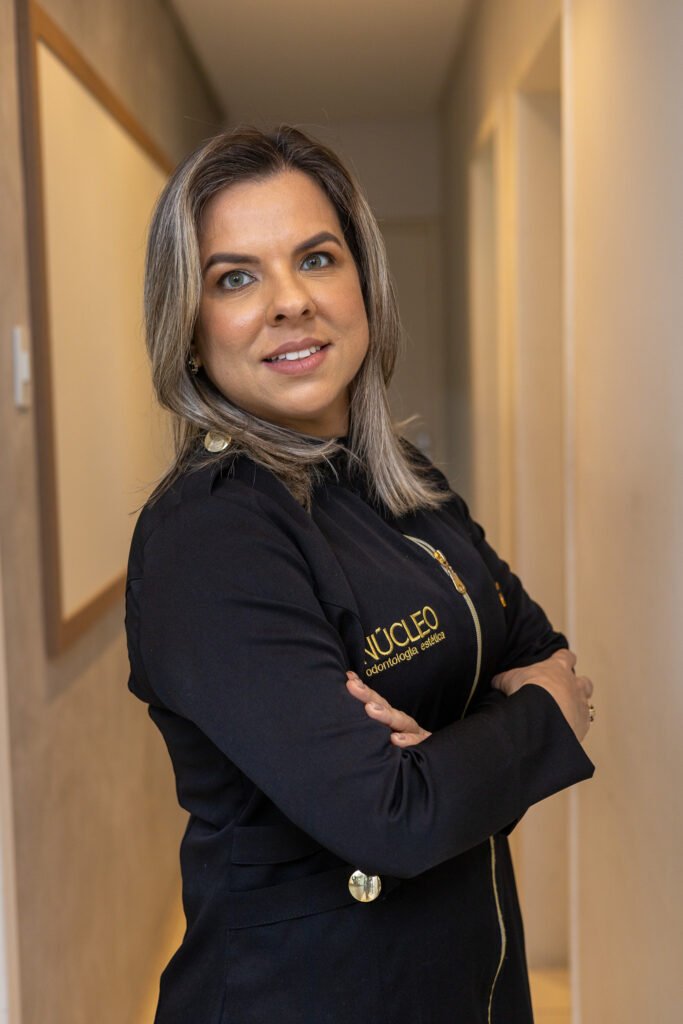 Dra. Michele da Núcleo Odontologia em Juiz de Fora